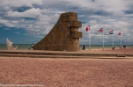Pomnik na plaży "Omaha Beach"